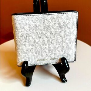 NWT Michael Kors Bi-Fold White Wallet - Unisex